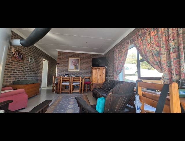 7 BEDROOM HOUSE FOR SALE IN DANA BAY